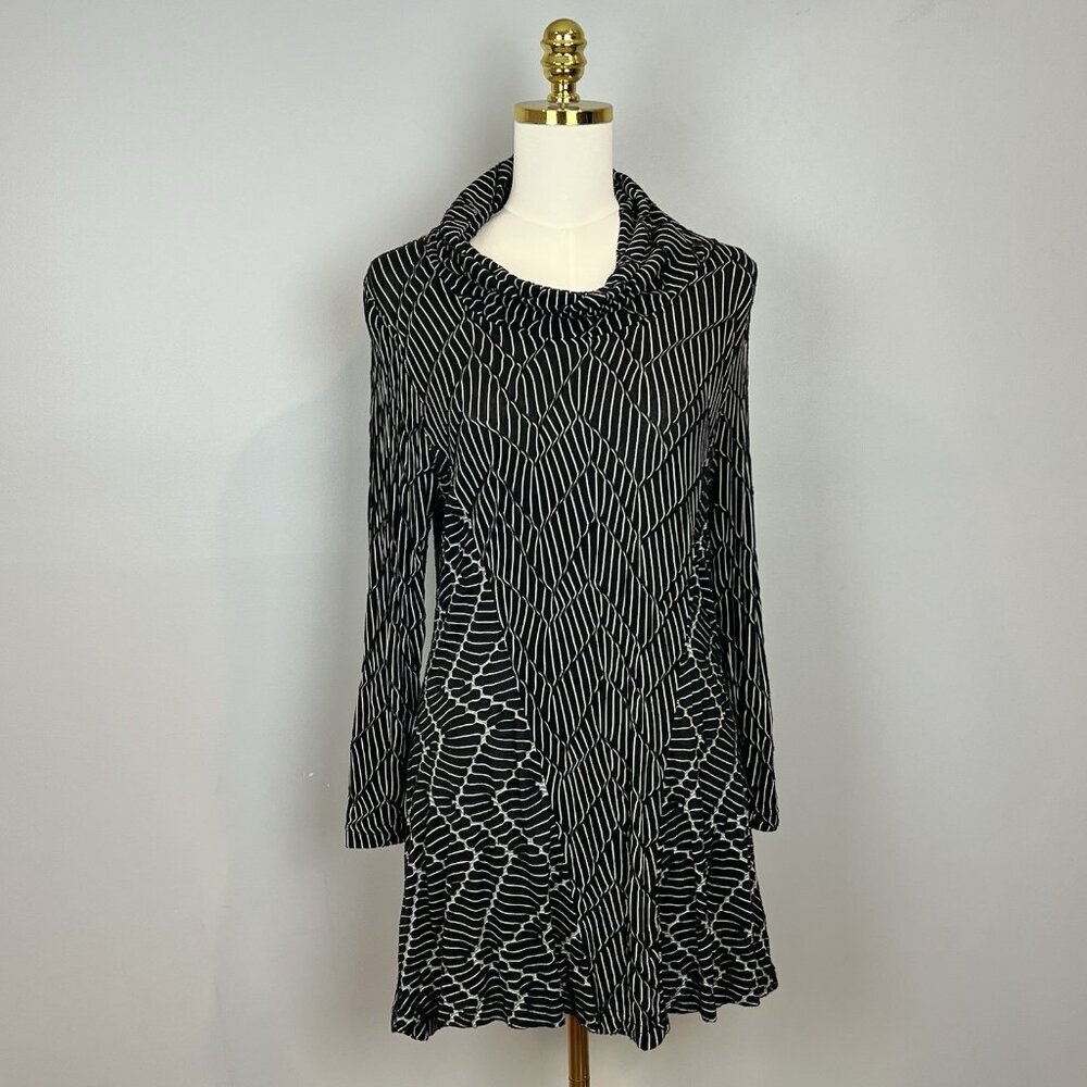 Yushi Black and White Tunic Top Womens Size Medium Cowl Long Sleeve Stretch